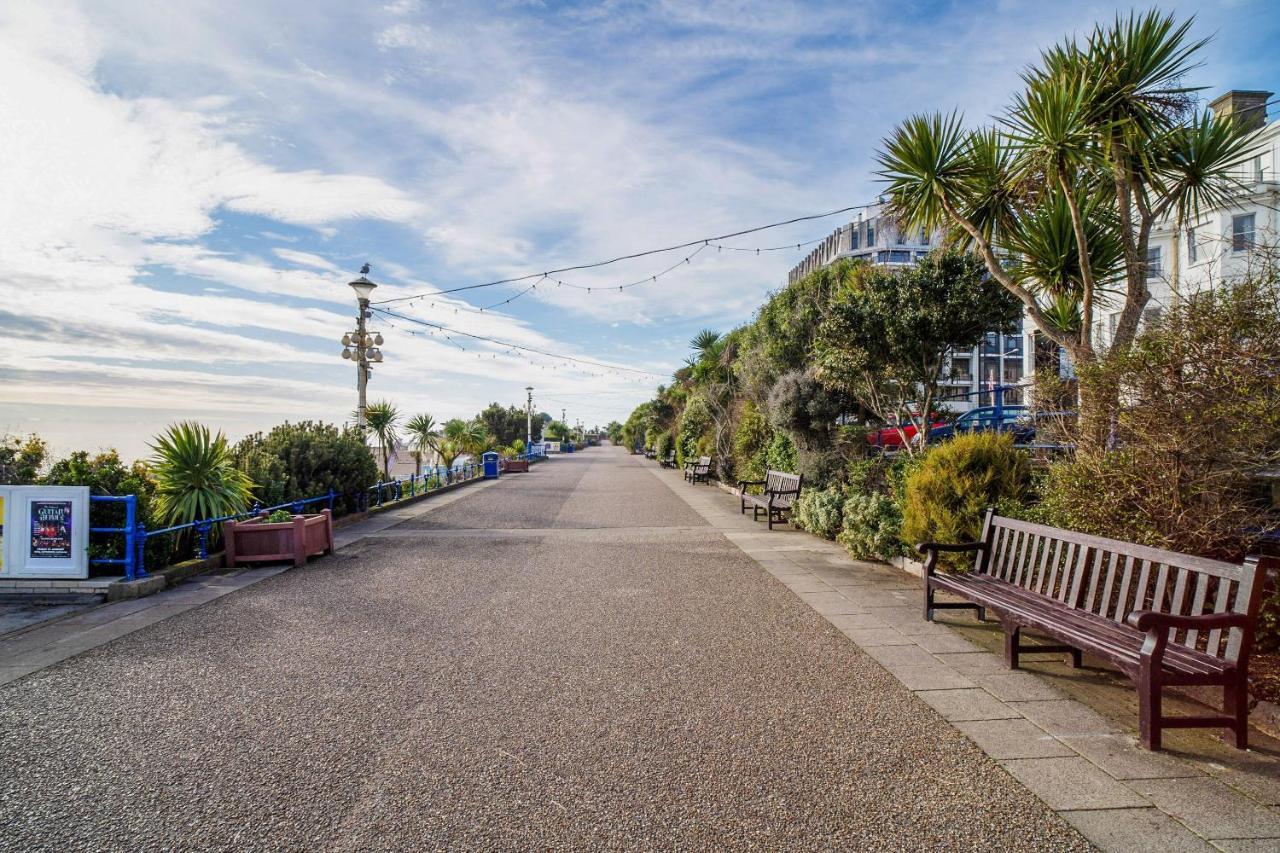 Oyo The Palm Court Hotel Eastbourne Kültér fotó