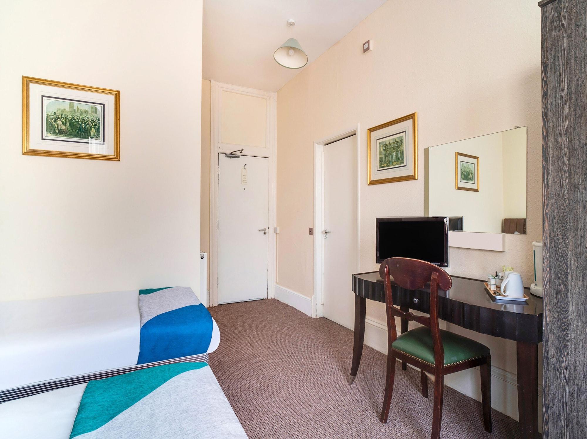 Oyo The Palm Court Hotel Eastbourne Kültér fotó