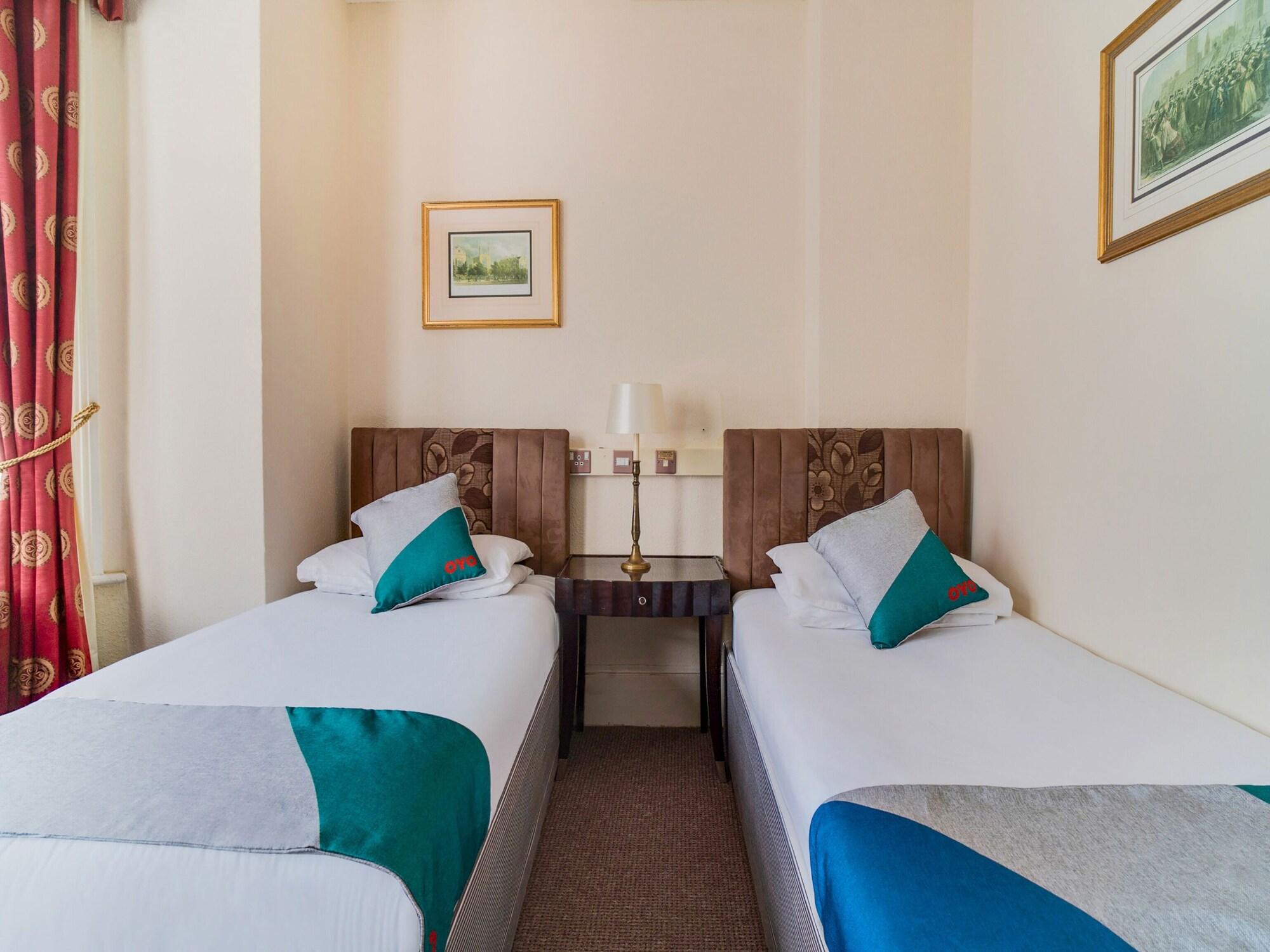 Oyo The Palm Court Hotel Eastbourne Kültér fotó