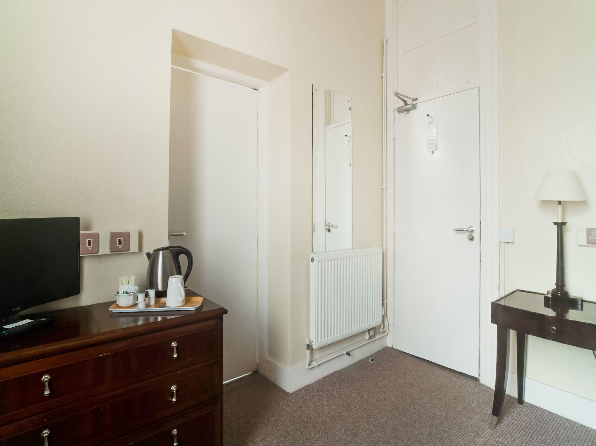 Oyo The Palm Court Hotel Eastbourne Kültér fotó