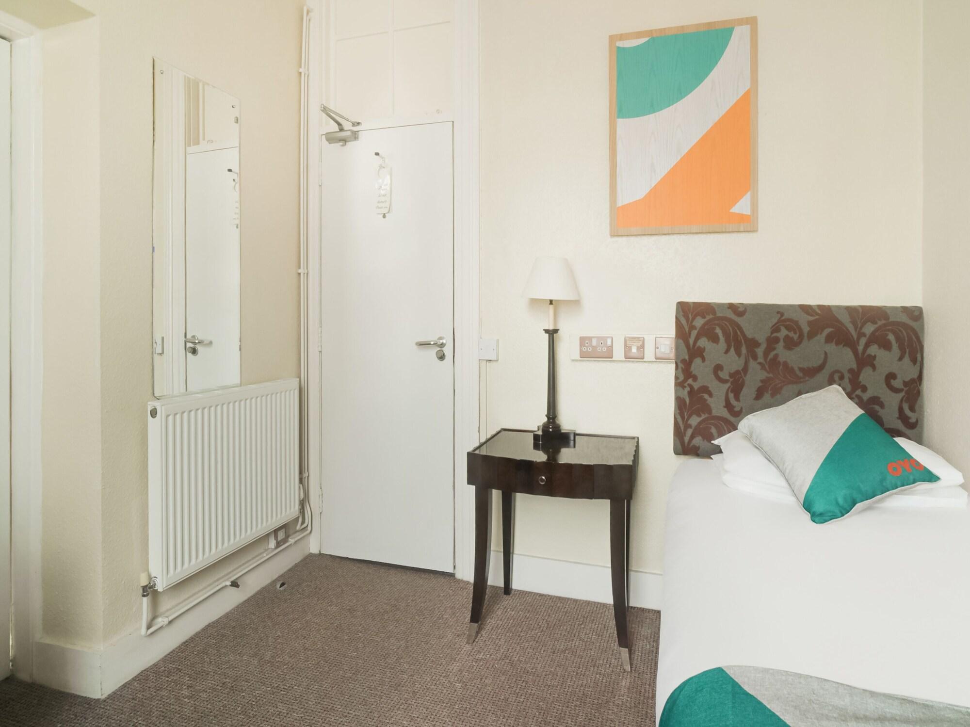 Oyo The Palm Court Hotel Eastbourne Kültér fotó