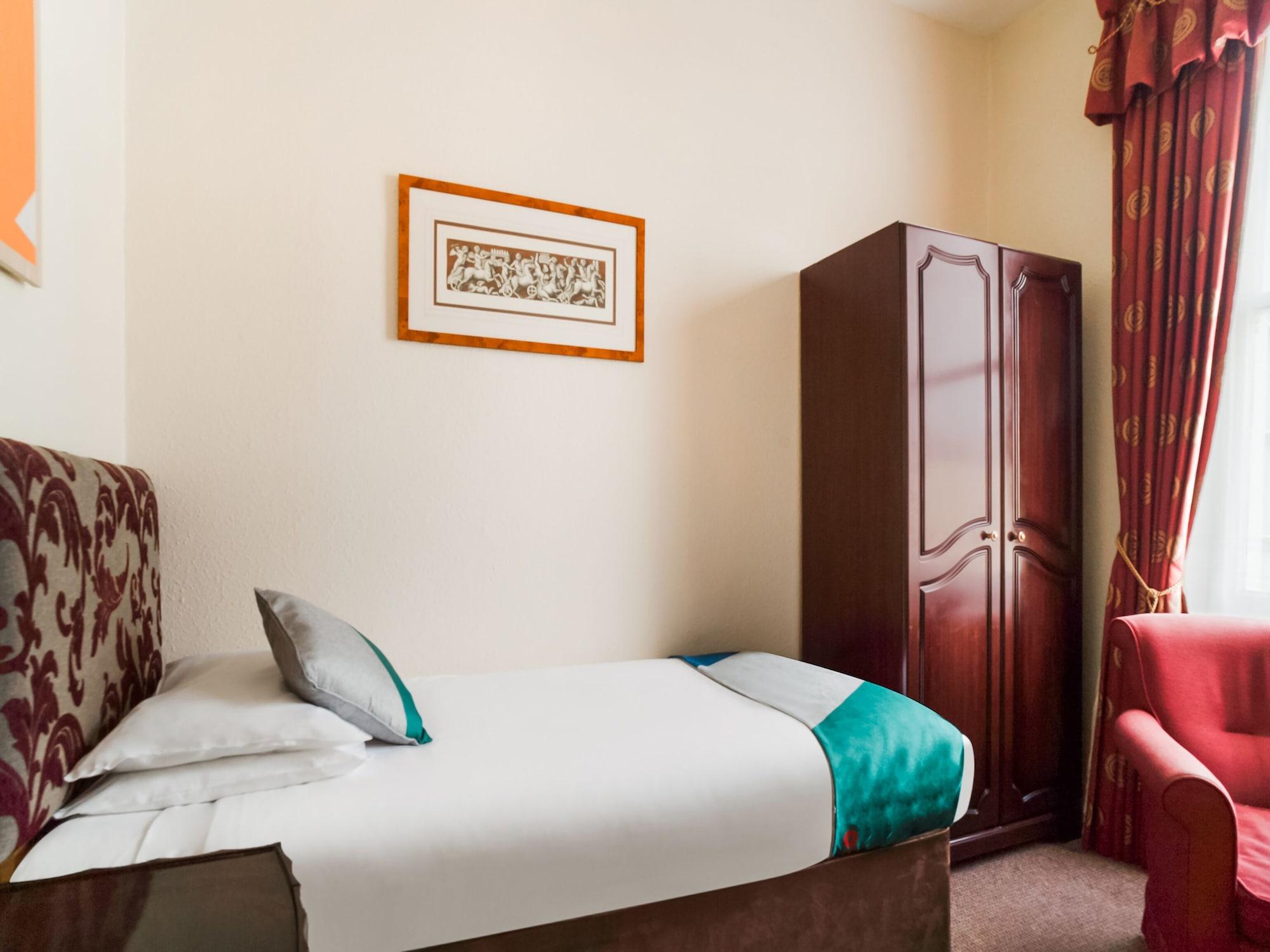 Oyo The Palm Court Hotel Eastbourne Kültér fotó