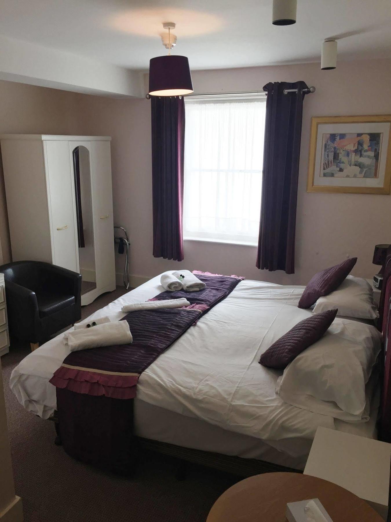 Oyo The Palm Court Hotel Eastbourne Kültér fotó