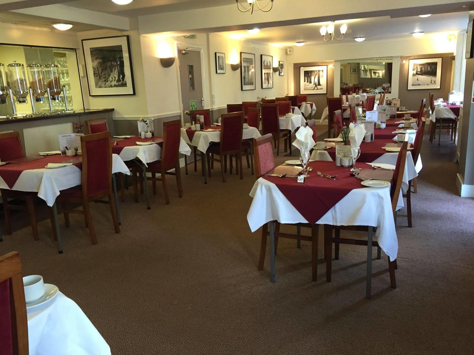 Oyo The Palm Court Hotel Eastbourne Kültér fotó